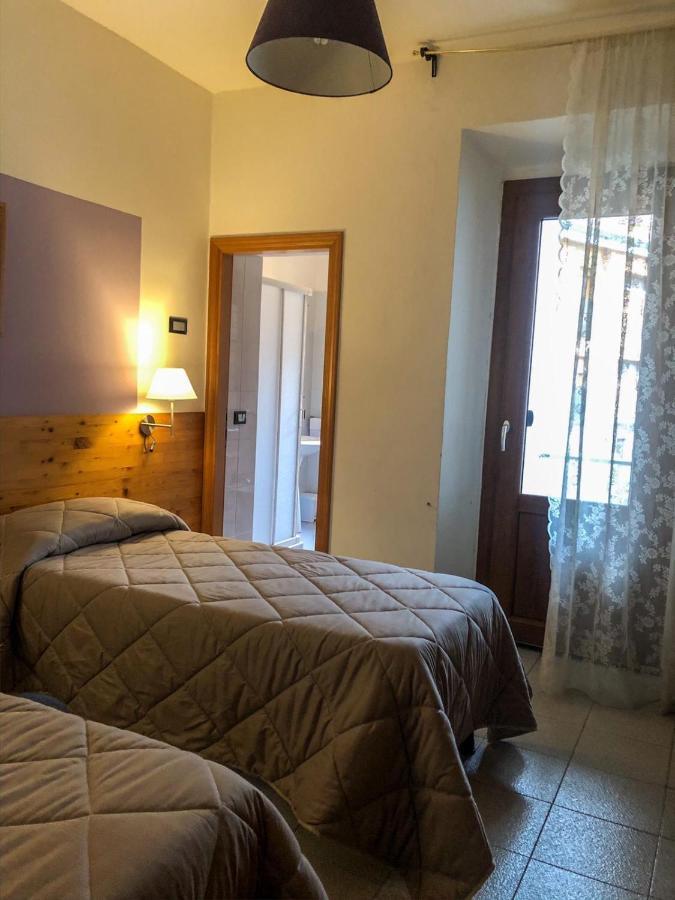 קסטיליונה דיי פפולי Albergo Ristorante La Torretta מראה חיצוני תמונה
