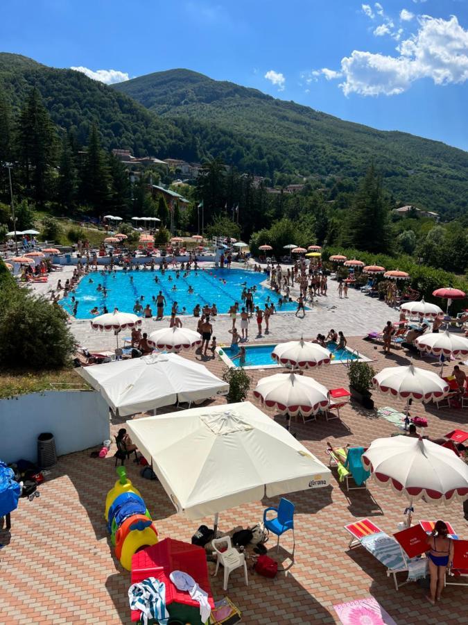 קסטיליונה דיי פפולי Albergo Ristorante La Torretta מראה חיצוני תמונה