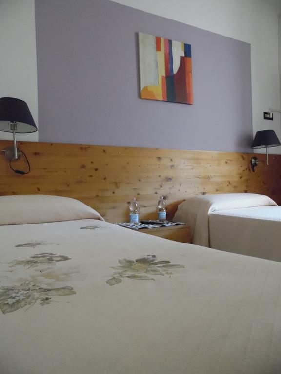 קסטיליונה דיי פפולי Albergo Ristorante La Torretta מראה חיצוני תמונה