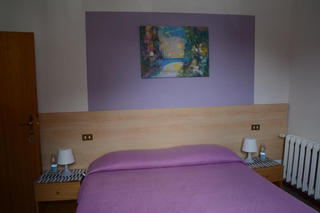 קסטיליונה דיי פפולי Albergo Ristorante La Torretta מראה חיצוני תמונה